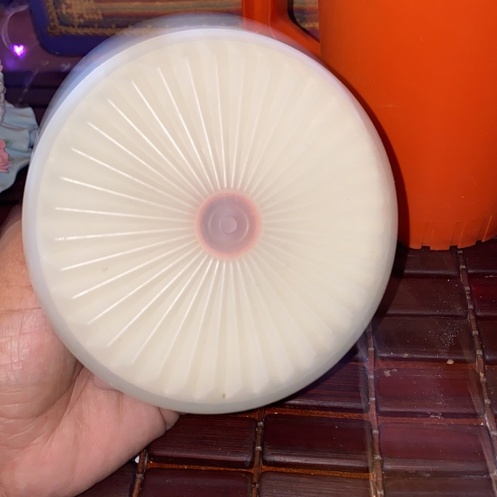 Vintage Tupperware pitcher - Picture 4 of 5